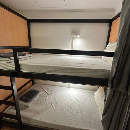 The Cute Silom Hostel Бангкок Экстерьер фото