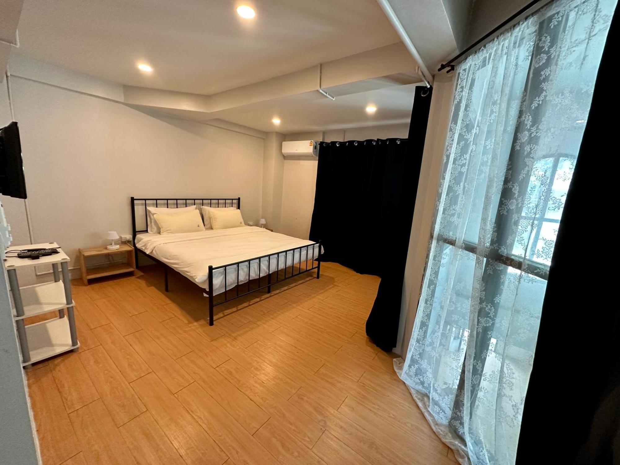The Cute Silom Hostel Бангкок Экстерьер фото